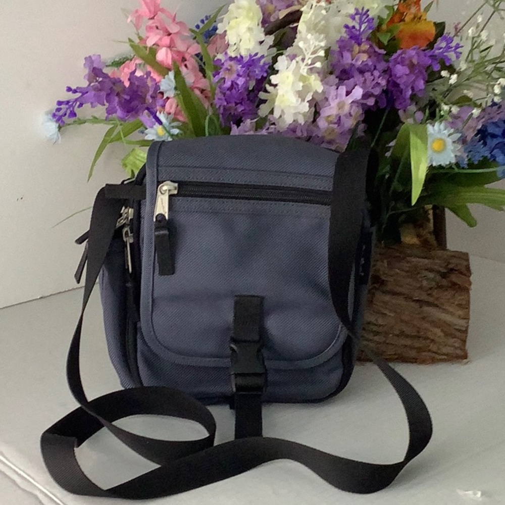 EUC Eddie Bauer Crossbody Travel Hiker Nylon Bag